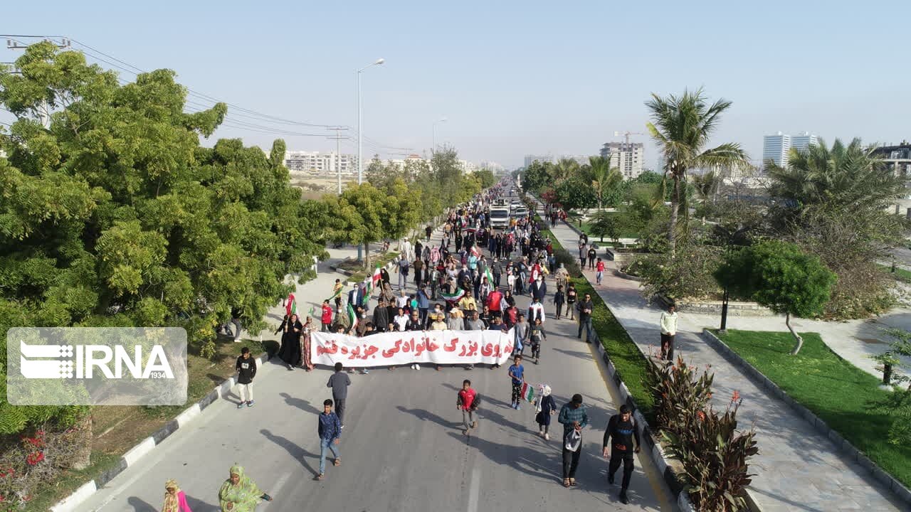 همایش بزرگ پیاده روی خانوادگی در قشم برگزار شد