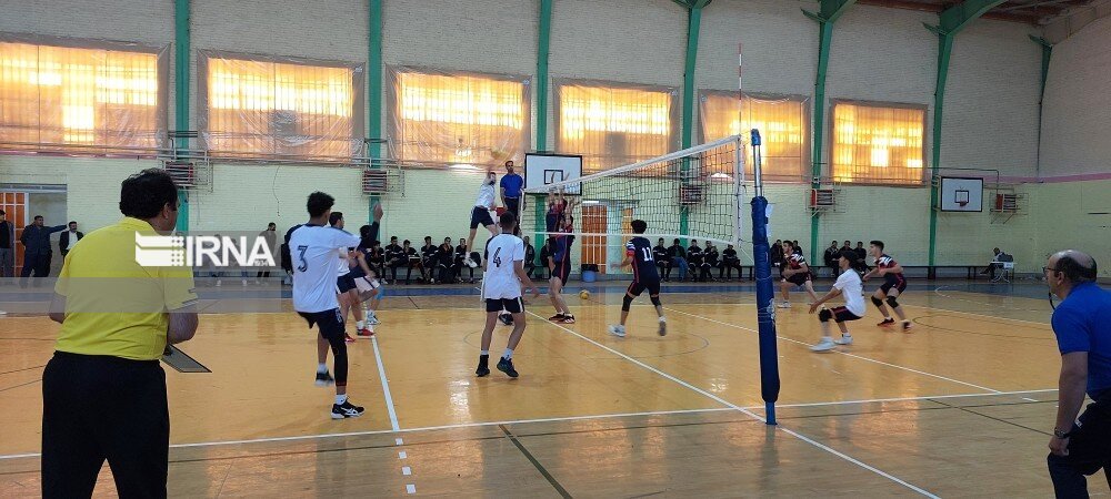 رقابت های والیبال و بسکتبال دانش آموزان پسر سراسر کشور در شیراز آغاز شد 