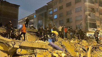Un séisme de magnitude 7,8 frappe la Türkiye