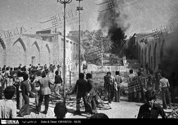 فیلم| وقتی رژیم پهلوی نمازگزاران مسجد جامع کرمان را به خاک و خون کشید