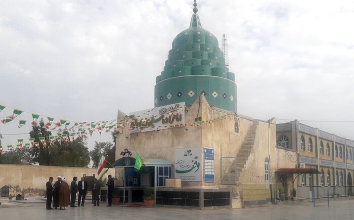 ضریح امامزاده سلیمان بن علی (ع) گناوه غبار روبی شد