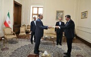 Iran's FM receives copy of credential of new Uruguayan envoy