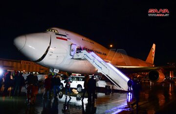 Un avion iranien transportant de l'aide humanitaire arrive à l'aéroport de Damas