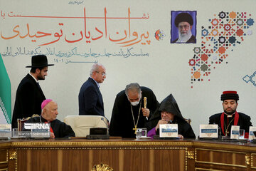 Le président Raïssi au Sommet des religions monothéistes
