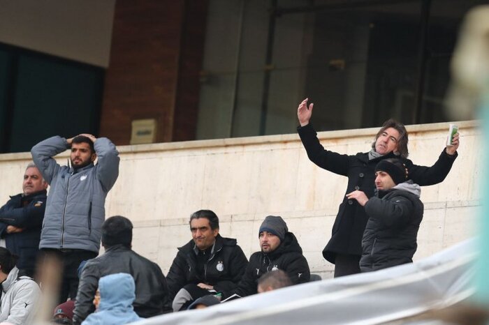 حواشی بازی استقلال و نفت؛ از حضور ساپینتو در رختکن رقیب تا تشویق «رضای آقای گل»