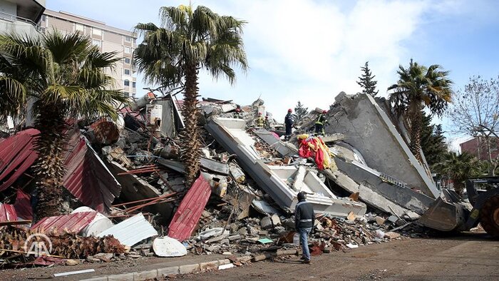 تصاویری از سومین روز امداد رسانی به زلزله زدگان در ترکیه