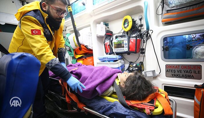 تصاویری از سومین روز امداد رسانی به زلزله زدگان در ترکیه