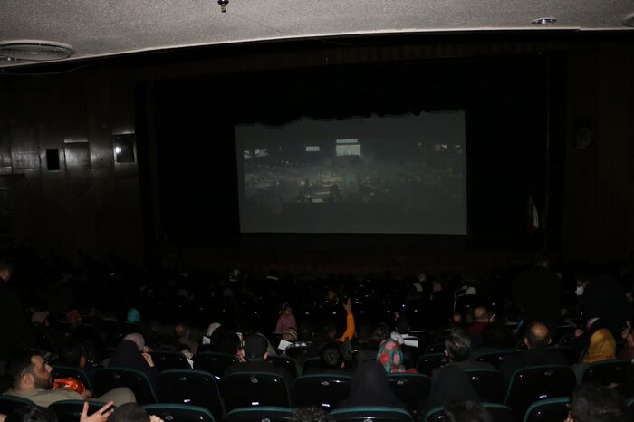 استقبال متفاوت شیرازیها از شب سوم نمایش فیلمهای جشنواره فجر