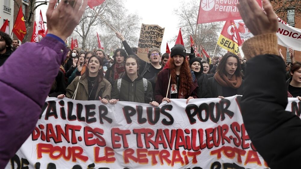 بیش از ۷۵۰ هزار فرانسوی در تظاهرات علیه دولت مکرون شرکت کردند