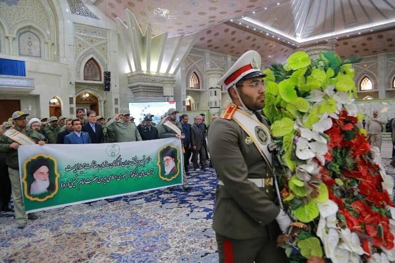 رئیس و کارکنان سازمان حفاظت محیط زیست با آرمان‌های امام راحل تجدید میثاق کردند