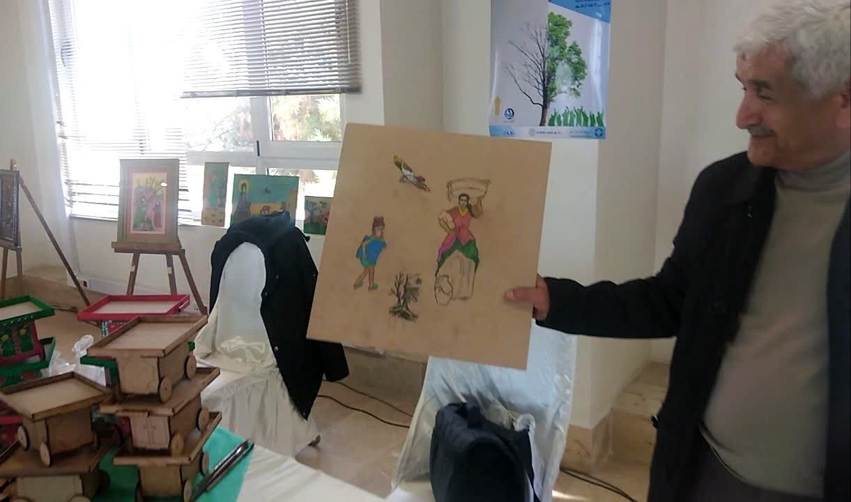 نمایشگاه صنایع دستی معلولان در آسایشگاه خیریه کهریزک برپا شد