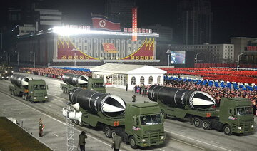 رژه شبانه ارتش کره شمالی/ رونمایی از موشک بالستیک جدید