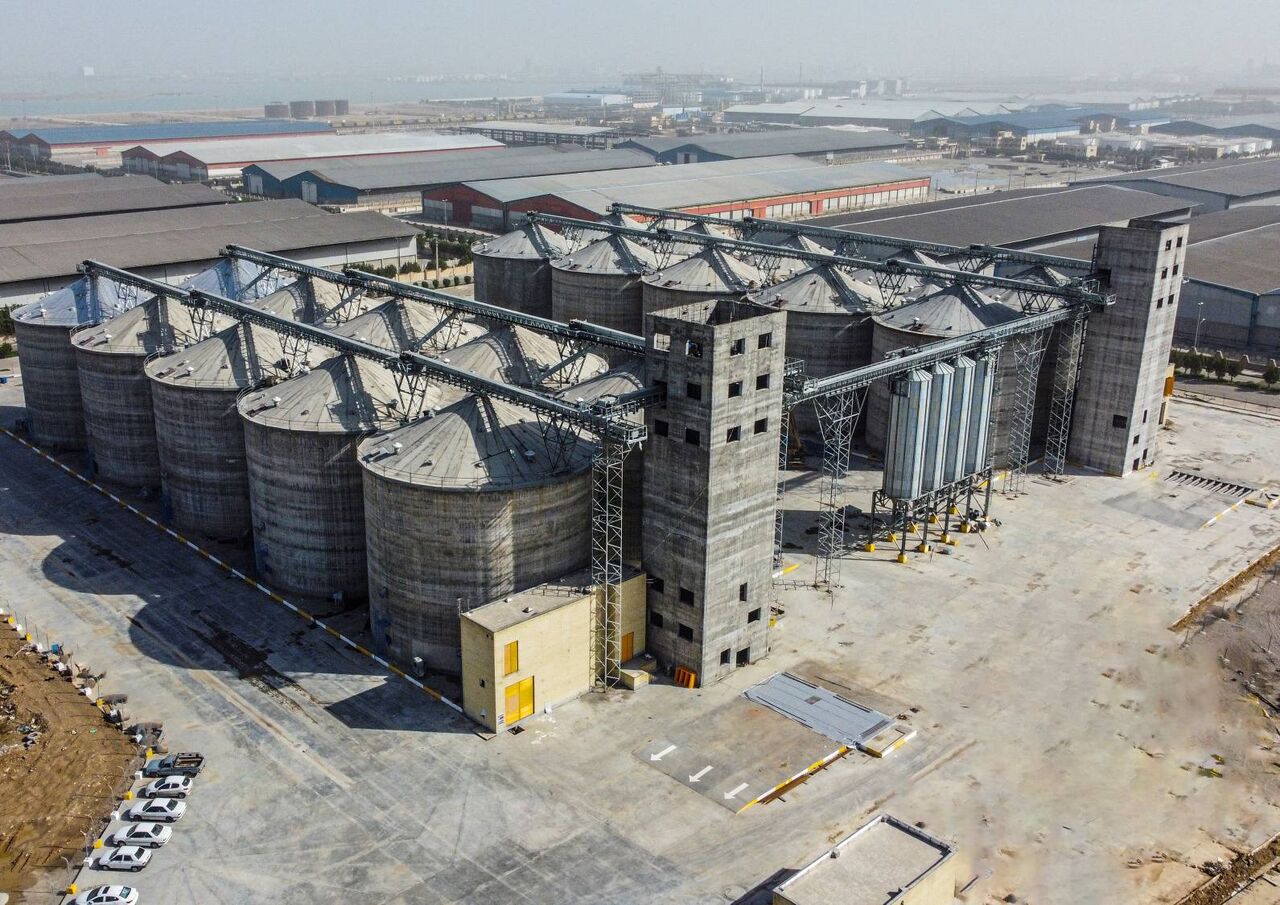 افزون بر ۲۶ هزار تن برنج در انبارهای بندر امام (ره) ذخیره‌سازی شده است