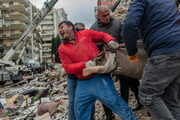 Supera los 22,700, el número de muertos en terremoto de Turquía y Siria