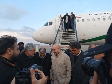 رییس مجلس خوی را به مقصد تهران ترک کرد
