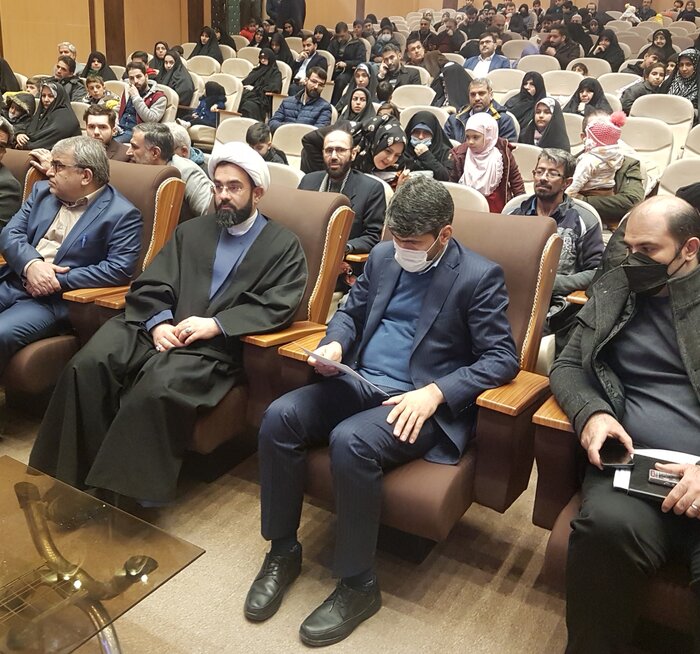 انقلاب اسلامی تنها حکومتی است که نوع حکومت را به همه پرسی مردم گذاشته است