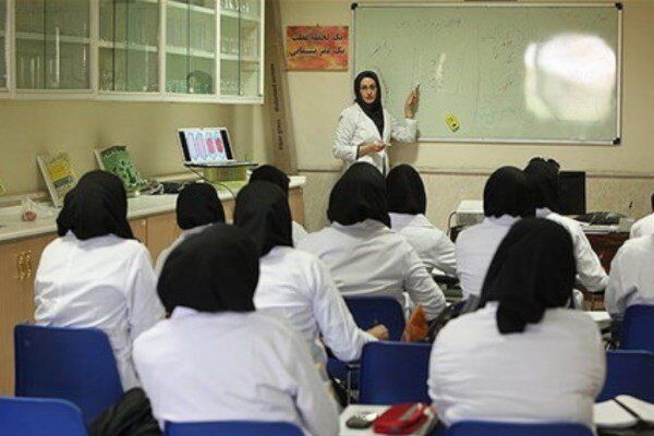 المرأة الإيرانية بعد الثورة الإسلامية.. الجزء الأول: التعليم