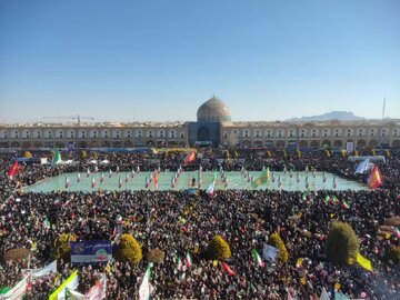 مردم با حضور گسترده در راهپیمایی ۲۲ بهمن پیام اصلی را به دشمنان دادند 