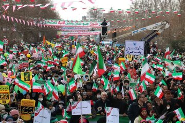 استاندار البرز از حماسه حضور البرزی ها در راهپیمایی ۲۲ بهمن تقدیر کرد