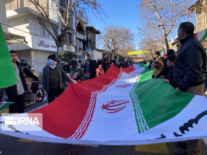 ۴۴ سال ایستادگی در راه انقلاب