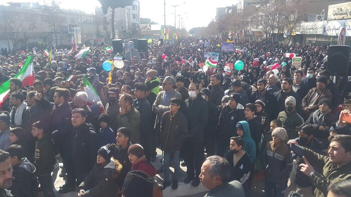 حضور مردم در راهپیمایی ۲۲ بهمن؛ تولی و تبری انقلاب اسلامی است