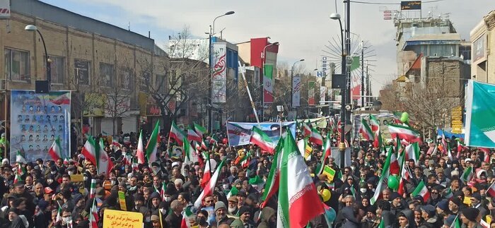 گزارش خبرنگاران ایرنا از راهپیمایی ۲۲ بهمن / مردم تمام قد پای انقلاب ایستاده اند