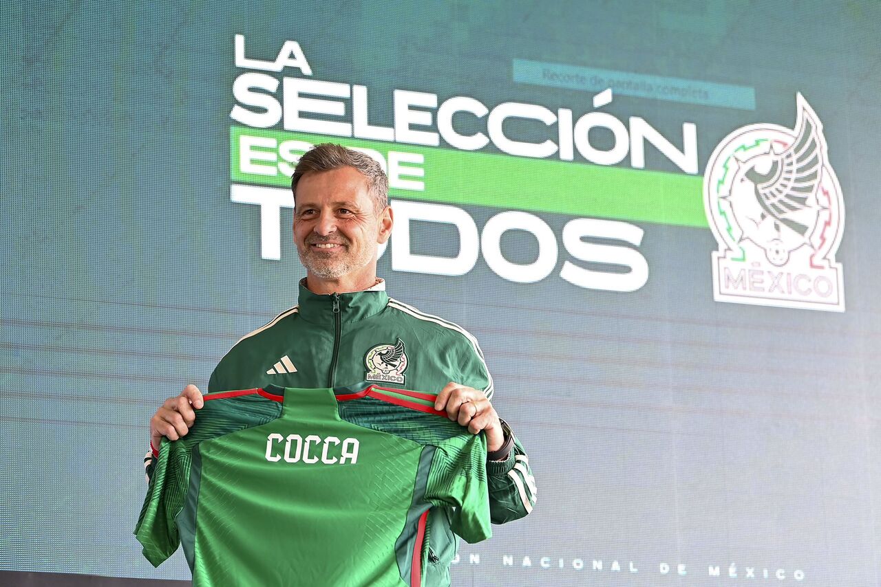 کوکا آرژانتینی به صورت رسمی هدایت مکزیک را به عهده گرفت