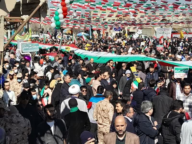 فیلم/ جلوه‌های زیبایی از حضور پر شور مردم دارالعباده یزد در راهپیمایی ۲۲ بهمن