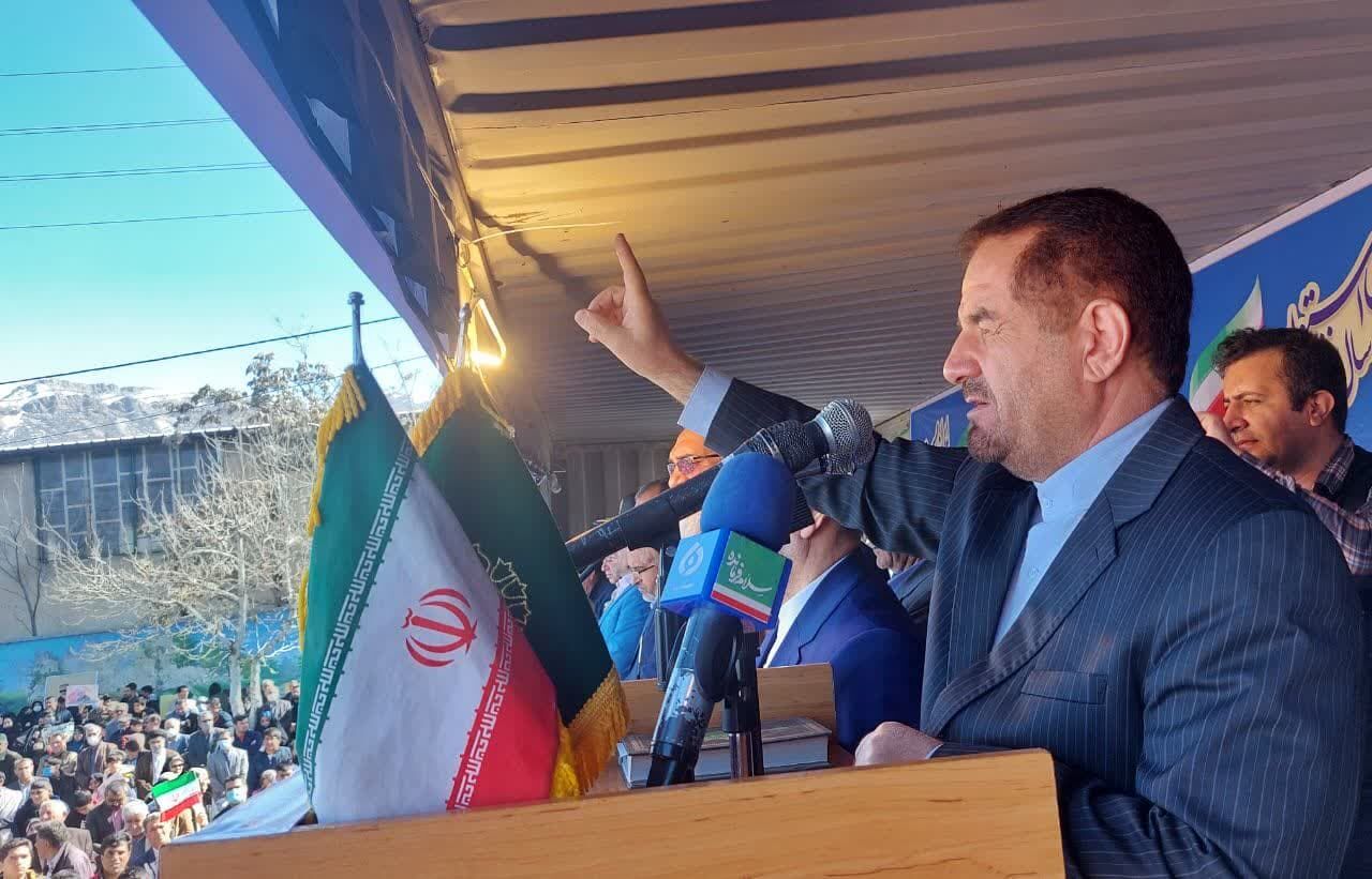 استاندار: مردم کهگیلویه و بویراحمد همچون دنای استوار مقابل دشمن ایستاده اند استاندار: مردم کهگیلویه و بویراحمد همچون دنای استوار مقابل دشمن ایستاده اند