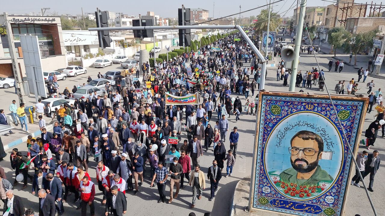 جلوه‌های جشن پرشور پیروزی انقلاب در جنوب کرمان +فیلم 