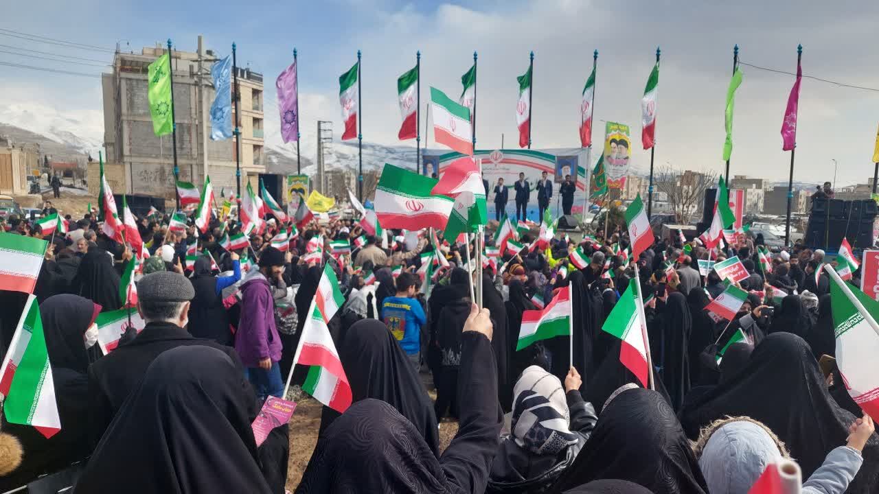 پردیسی ها چهل و چهارمین بهار انقلاب را جشن گرفتند/ لواسانات انقلابی 