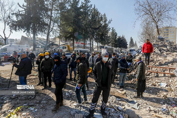 Les secouristes iraniens mobilisés en Turquie