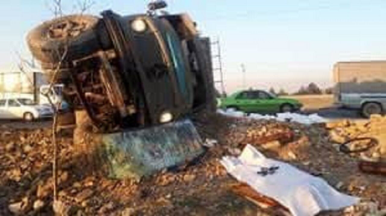 فوت راننده کامیون حین رانندگی فوت راننده کامیون حین رانندگی