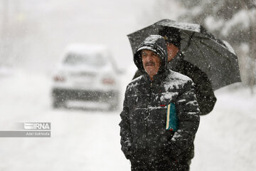 ایرانی صوبہ ہمدان برف سے سفیدپوش ہوگیا