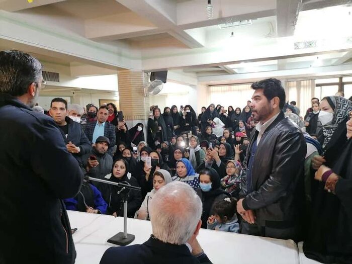 مسمومیت انکار شد، علت بستریها، بیپاسخ ماند! / فرماندار قم به والدین معترض علیه «سریال مسمومیت دانشآموزان» چه گفت؟ + عکسها 5