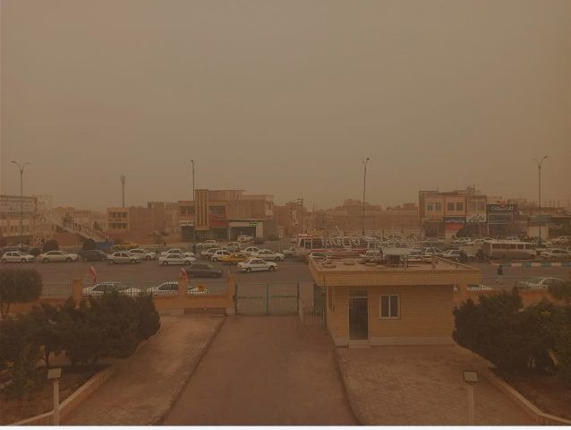 توفان با سرعت ۱۰۰ کیلومتر بر ساعت استان یزد را درنوردید + فیلم