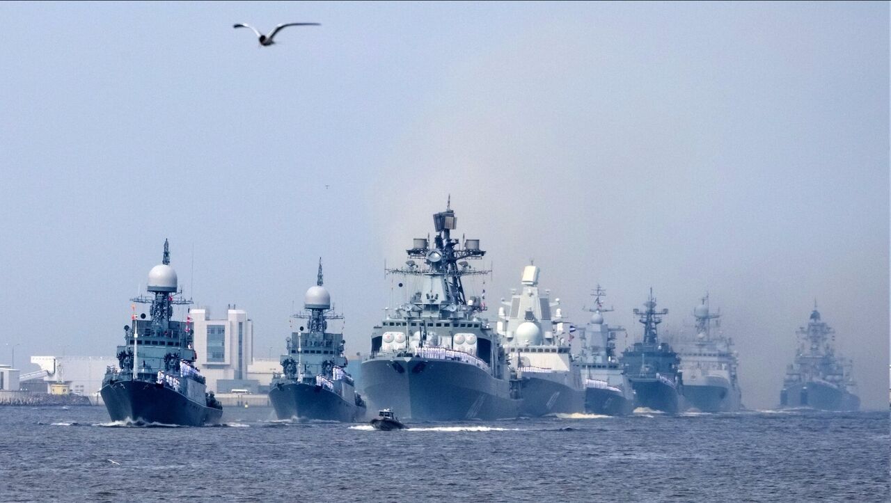 Por primera vez en 30 años; Rusia despliega buques con armas nucleares en Báltico