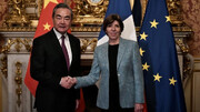 آغاز سفر اروپایی وزیرخارجه چین از فرانسه / وانگ با مکرون دیدار کرد