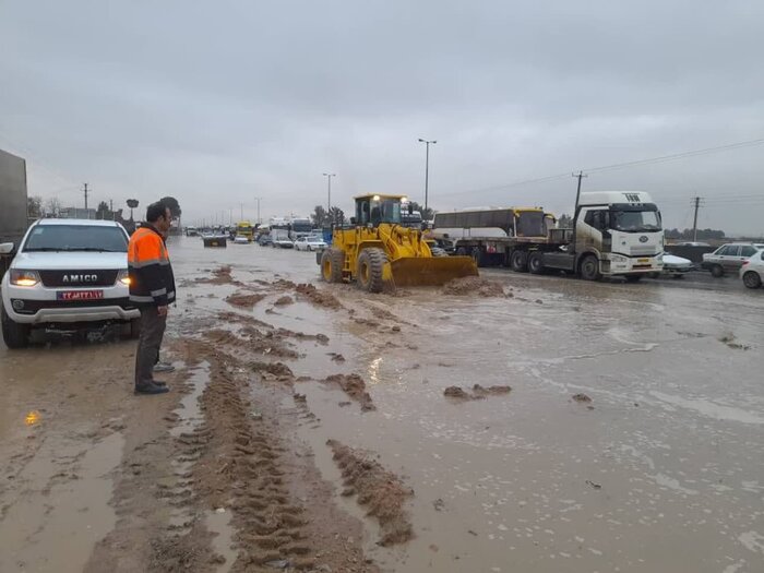 آبگرفتگیهای ورودی بهارستان اصفهان به سبب زیرساختی عمرانی است