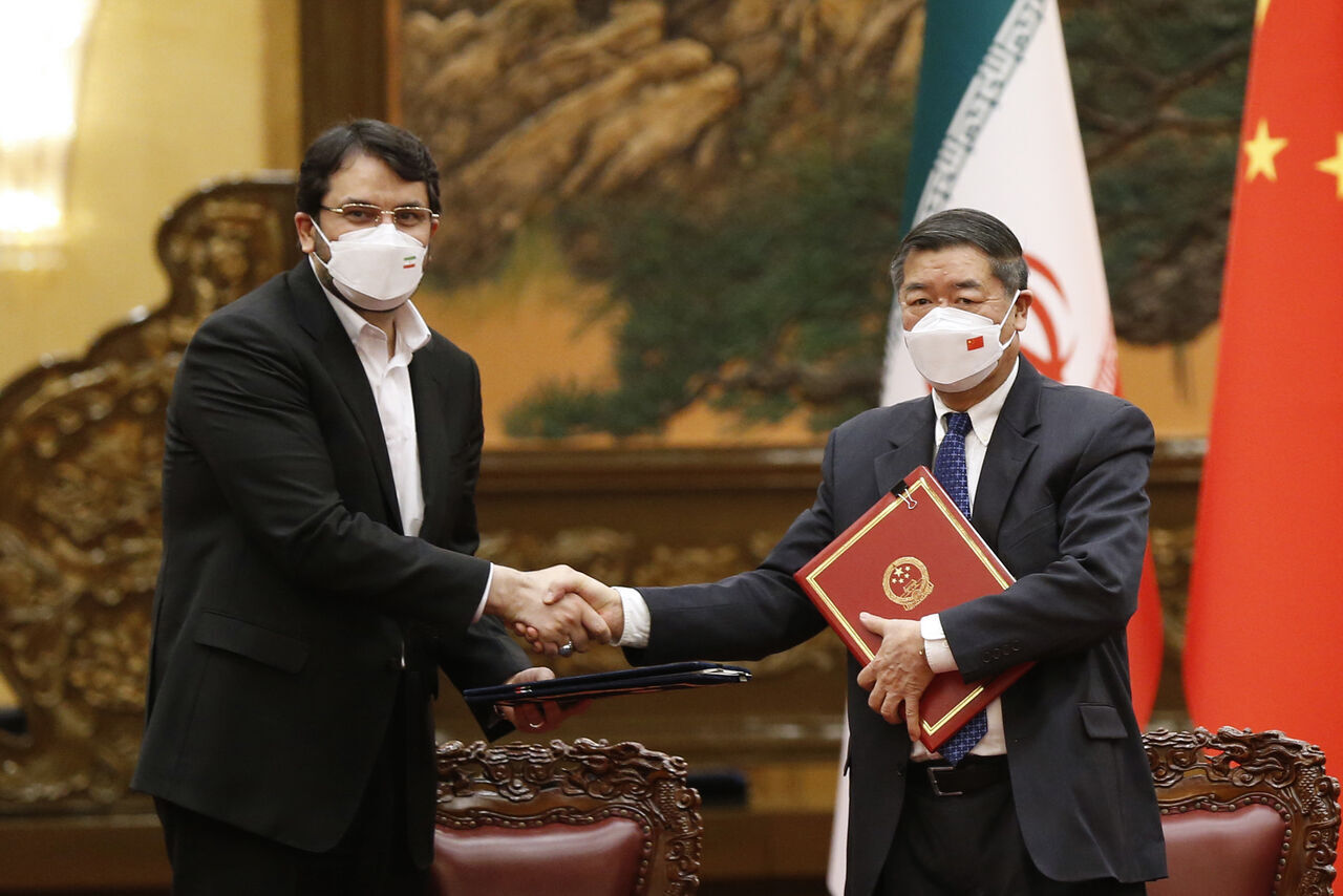 Teherán y Pequín discutieron la implementación de la iniciativa del Cinturón y la Ruta que conecta a China con Europa a través de Irán