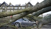 برق ده‌ها هزار مشترک انگلیسی به دلیل توفان قطع شد