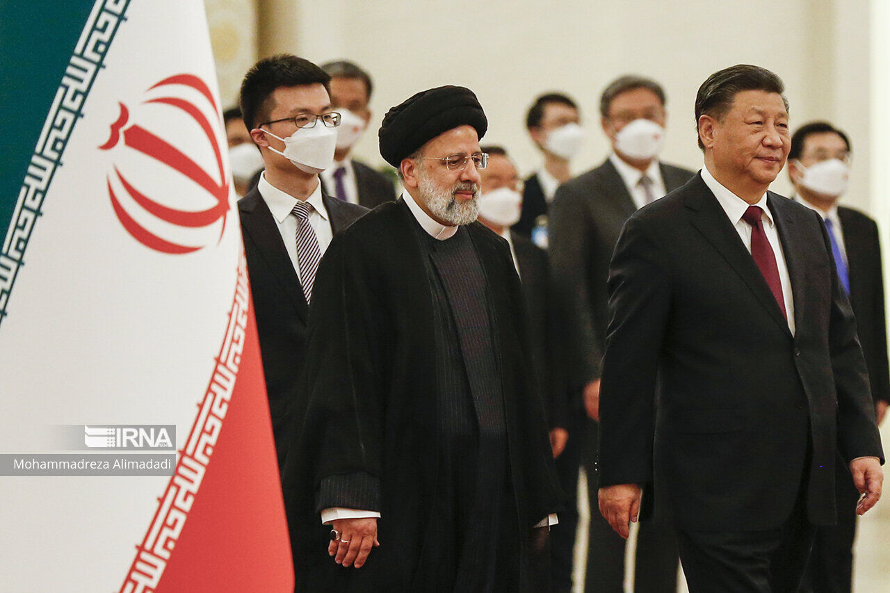 Iran, China call for strengthening defense affairs and countering terrorism