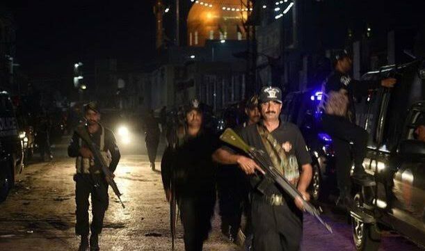 حمله تروریستی به مرکز پلیس در کراچی پاکستان 