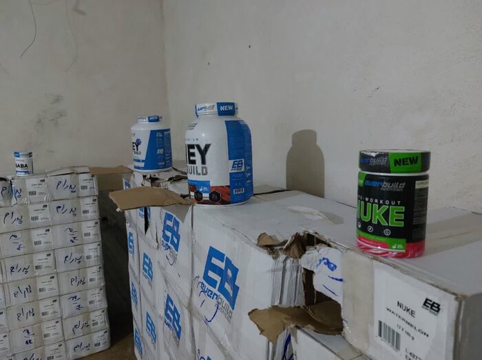 کشف محموله ۱۰ میلیاردی قرص و پودر بدنسازی قاچاق در قشم