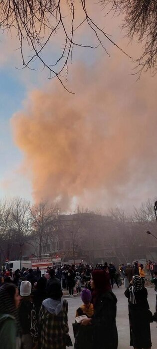 آتش سوزی در پاساژ آزادی شهر اصفهان مهار شد