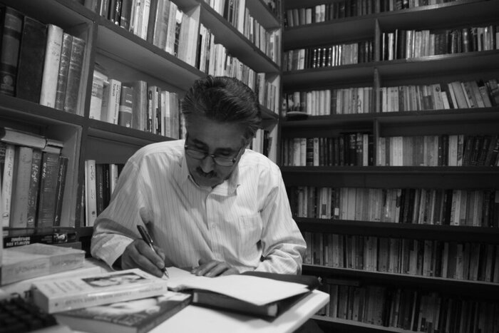 انتشار دو مجموعه شعر بعد از درگذشت شاعر آذربایجانی