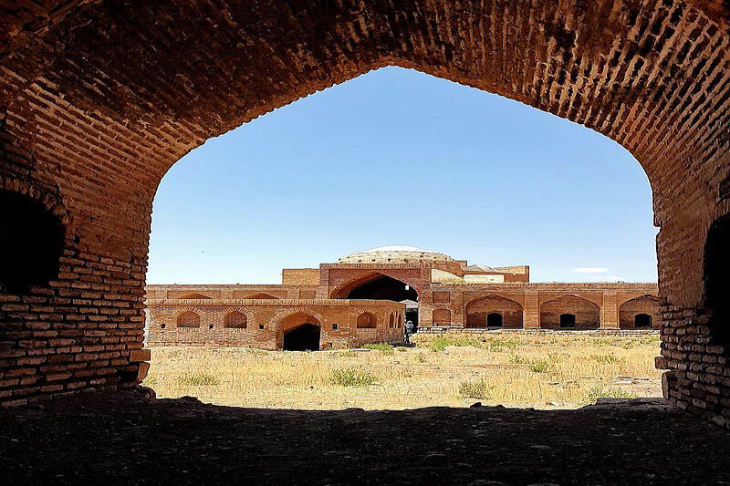 مرمت بنای تاریخی کاروانسرای محمدآباد آغاز شد