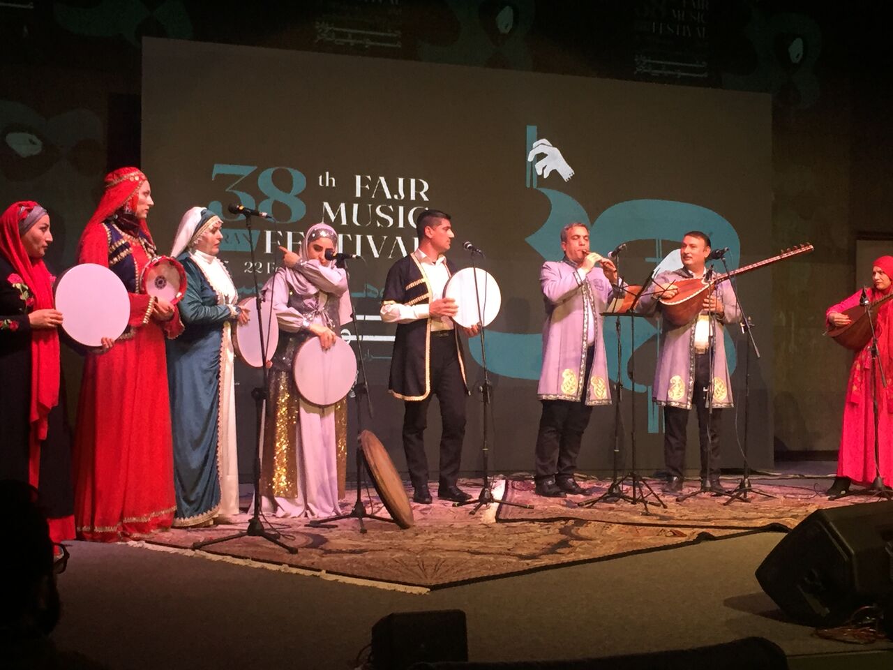 سرپرست گروه موسیقی آذری در جشنواره فجر: موسیقی نواحی به دانشگاه‌ها کشیده شود