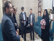 دیدار معاون دانشجویی فرهنگی وزارت بهداشت با خانواده شهید امنیت"حسین زینال زاده "