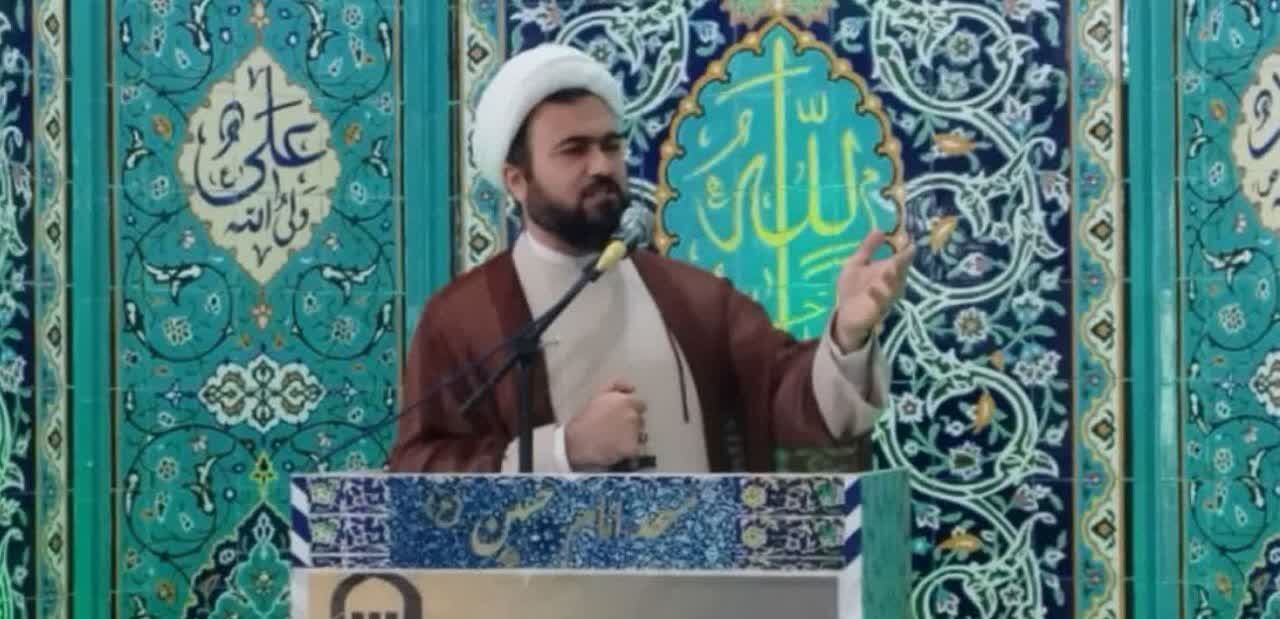 امام جمعه فیروزکوه: رمز بالندگی سپاه پاسداران اخلاص و مجاهدت است